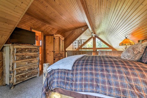 Cozy Grand Lake Home with Game Room and Fire Pit! - image 10