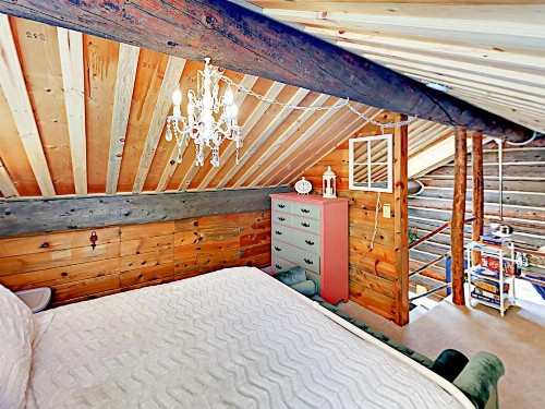 Secluded Mountain-View Log Cabin Near Snow Trails home - image 11