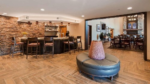 Best Western Plus Superior Inn & Suites - image 3