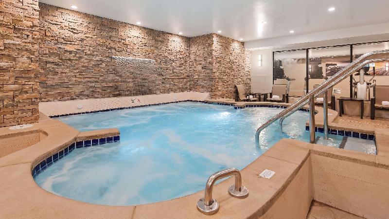 Best Western Plus Superior Inn & Suites - image 6