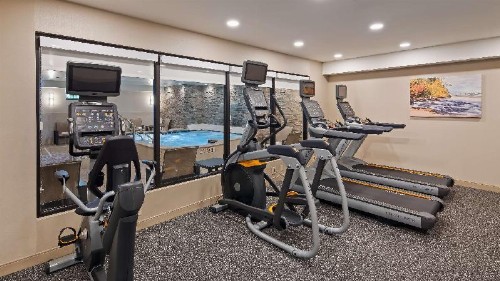 Best Western Plus Superior Inn & Suites - image 7