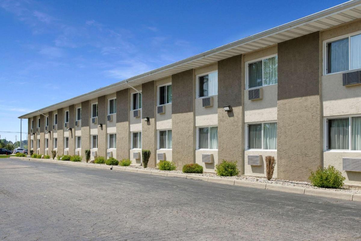 Rodeway Inn - image 2