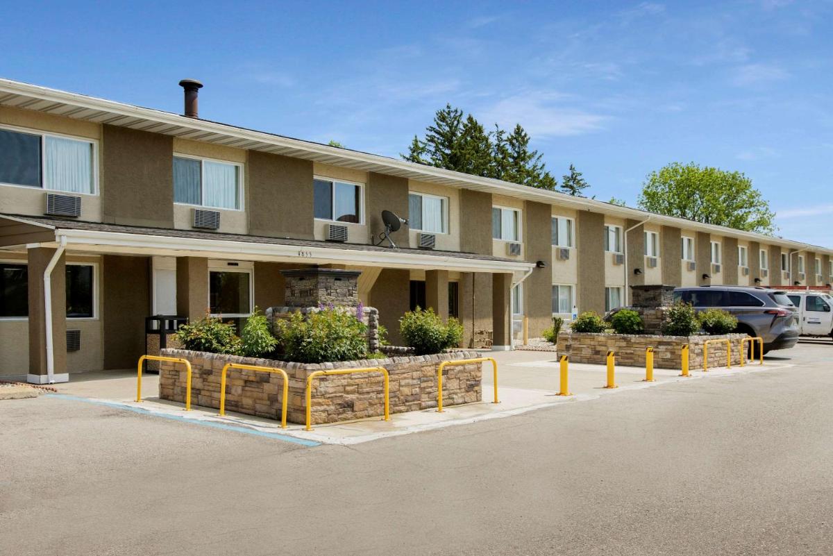 Rodeway Inn - image 3