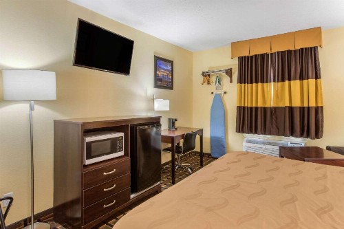 Quality Inn Grand Rapids Near Downtown - image 10