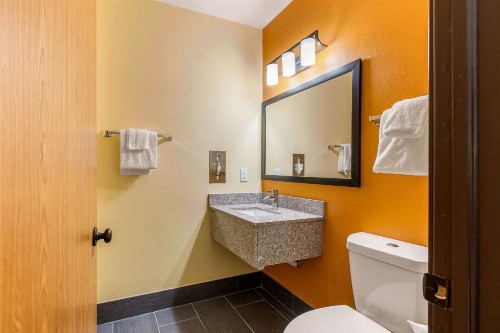 Quality Inn Grand Rapids Near Downtown - image 16