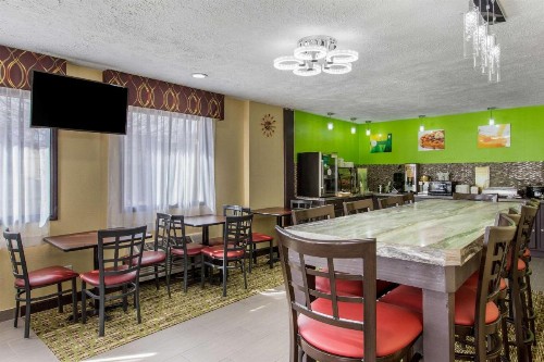 Quality Inn Grand Rapids Near Downtown - image 29