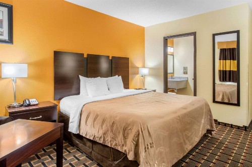 Quality Inn Grand Rapids Near Downtown - image 8