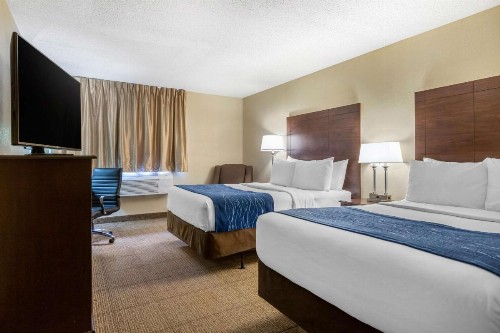 Comfort Inn Airport Grand Rapids - image 22
