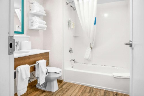 Hampton Inn Grand Rapids/North - image 26