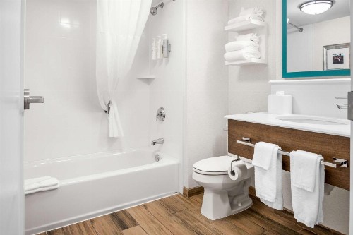 Hampton Inn Grand Rapids/North - image 29