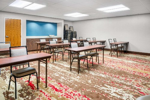 Hampton Inn Grand Rapids/North - image 32