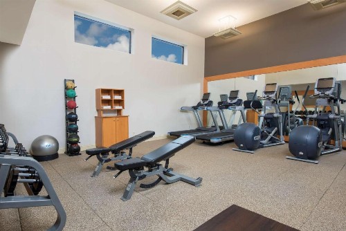DoubleTree by Hilton Grand Rapids-Airport - image 12