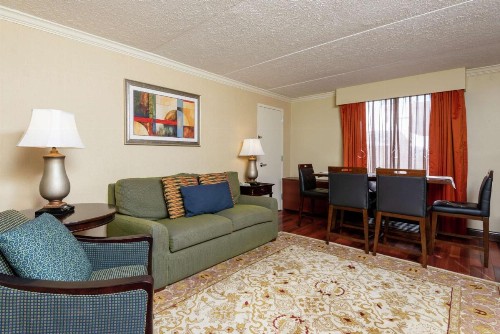 DoubleTree by Hilton Grand Rapids-Airport - image 22