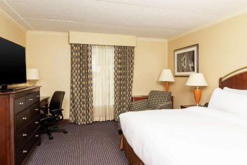 DoubleTree by Hilton Grand Rapids-Airport - image 45