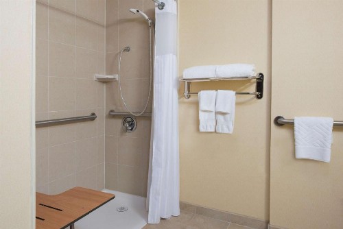 DoubleTree by Hilton Grand Rapids-Airport - image 49