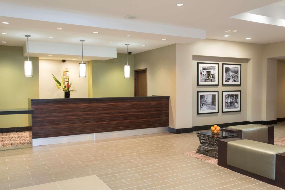 DoubleTree by Hilton Grand Rapids-Airport - image 6