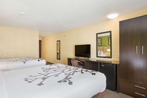 Sleep Inn & Suites - image 14