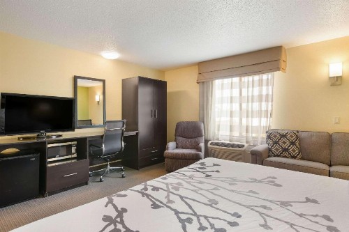 Sleep Inn & Suites - image 16