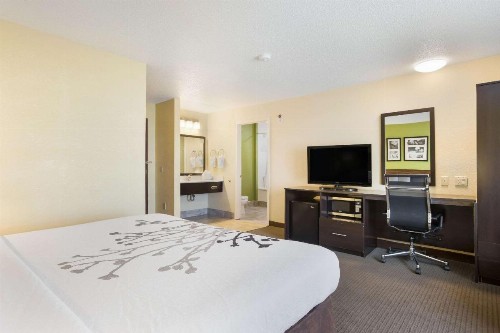 Sleep Inn & Suites - image 17