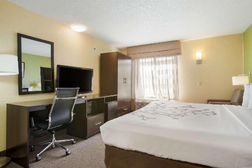 Sleep Inn & Suites - image 19