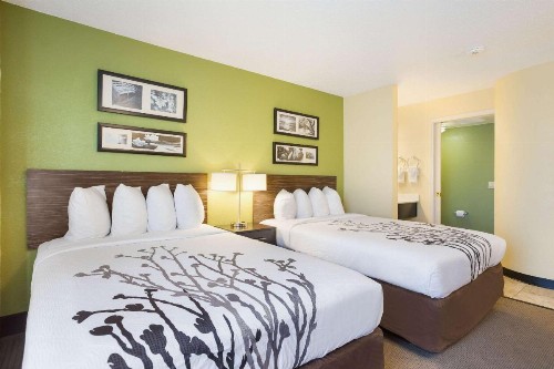 Sleep Inn & Suites - image 8