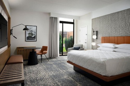 Plaza Grand Rapids Airport Hotel & Conference Center