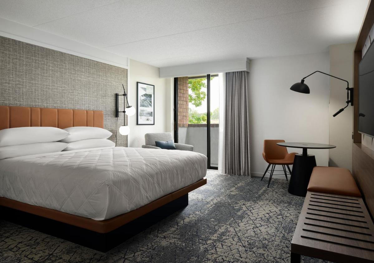 Plaza Grand Rapids Airport Hotel & Conference Center - image 6