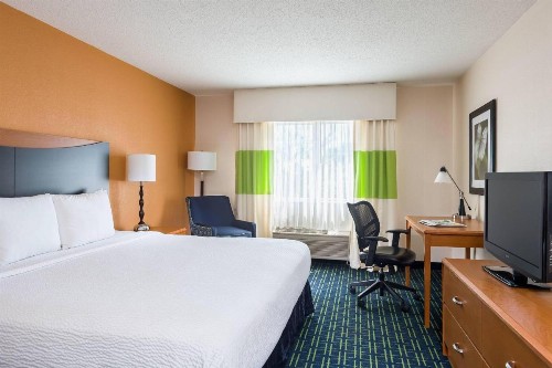 Fairfield Inn & Suites Grand Rapids - image 5