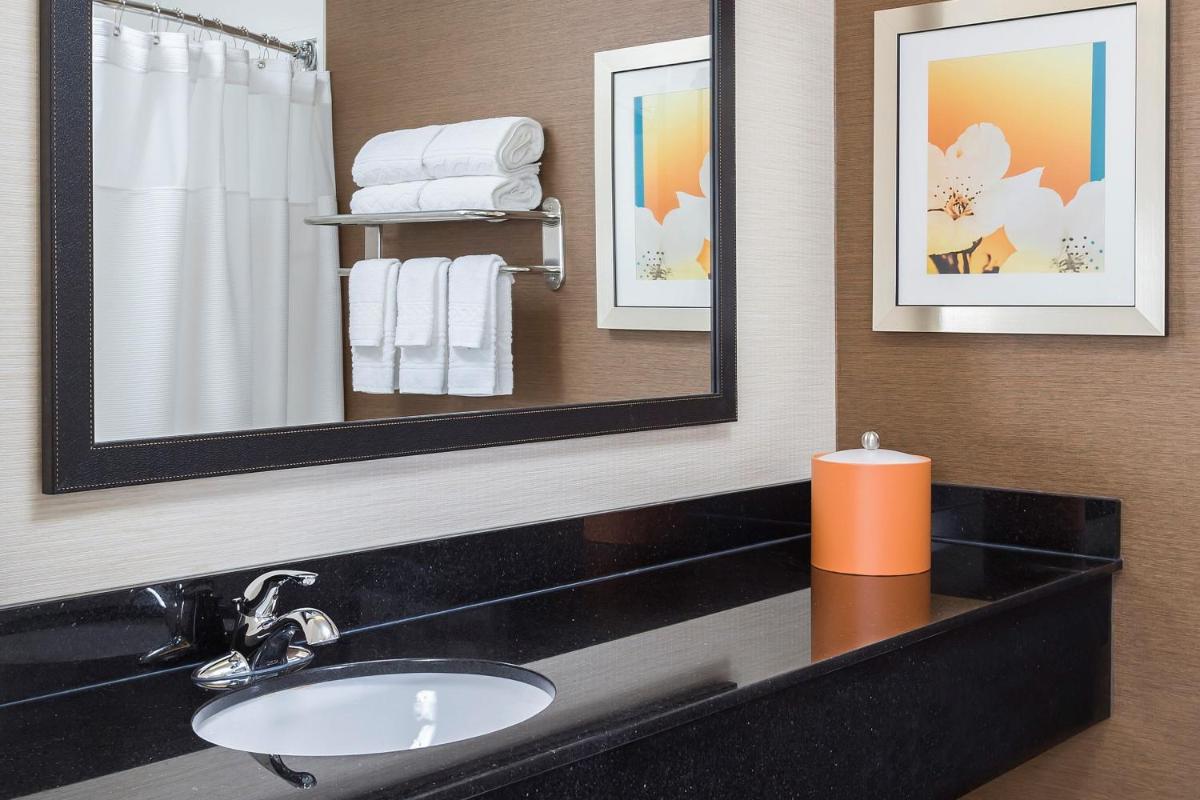 Fairfield Inn & Suites Grand Rapids - image 7