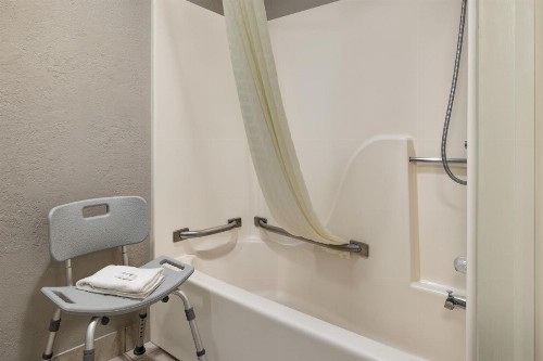Best Western Hospitality Hotel & Suites - image 12