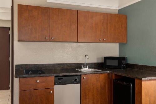 Best Western Hospitality Hotel & Suites - image 16