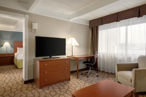 Best Western Hospitality Hotel & Suites - image 18