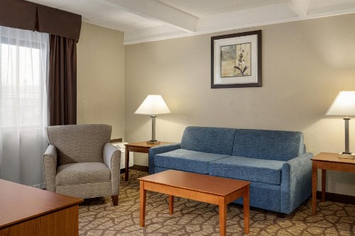 Best Western Hospitality Hotel & Suites - image 19