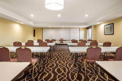 Best Western Hospitality Hotel & Suites - image 21