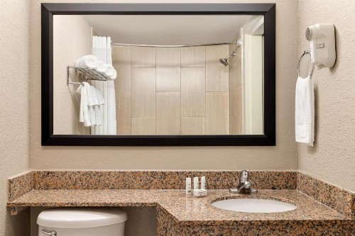 Best Western Hospitality Hotel & Suites - image 22