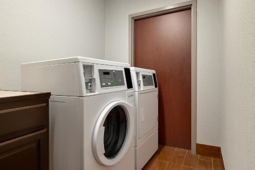 Best Western Hospitality Hotel & Suites - image 27