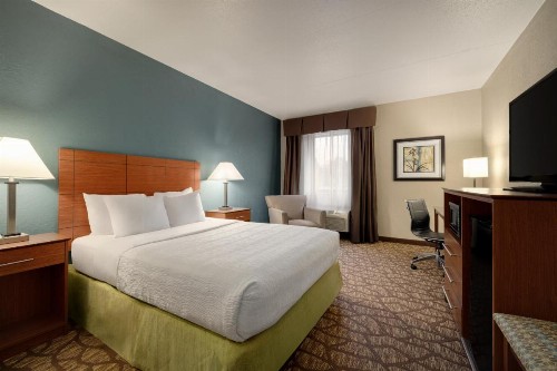 Best Western Hospitality Hotel & Suites - image 5