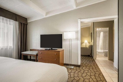 Best Western Hospitality Hotel & Suites - image 7