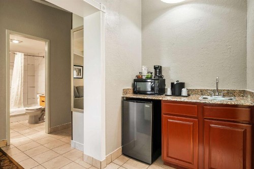 Best Western Hospitality Hotel & Suites - image 9