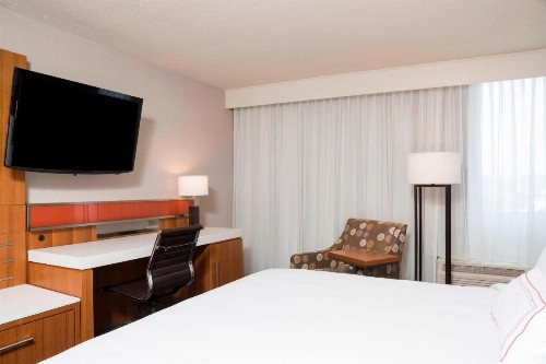 Delta Hotels by Marriott Grand Rapids Airport - image 18