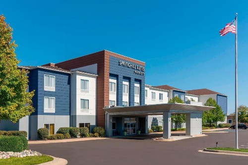 SpringHill Suites Grand Rapids North - image 1