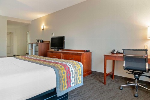 Best Western Executive Inn & Suites - image 11