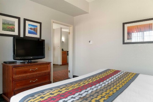 Best Western Executive Inn & Suites - image 13