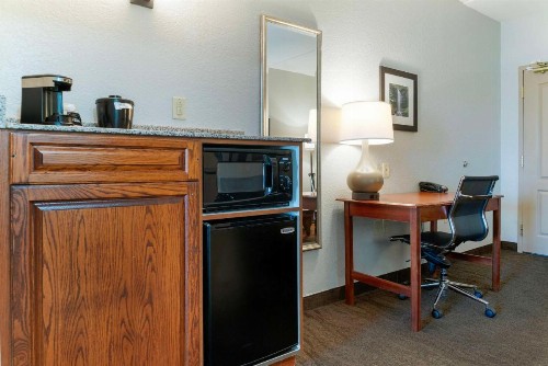 Best Western Executive Inn & Suites - image 20
