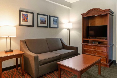 Best Western Executive Inn & Suites - image 22