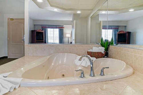 Best Western Executive Inn & Suites - image 33
