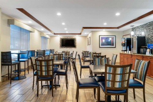 Best Western Executive Inn & Suites - image 37