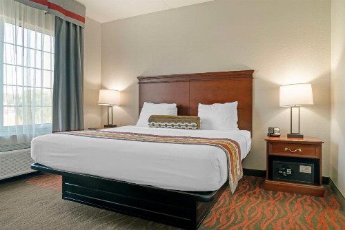 Best Western Executive Inn & Suites - image 8
