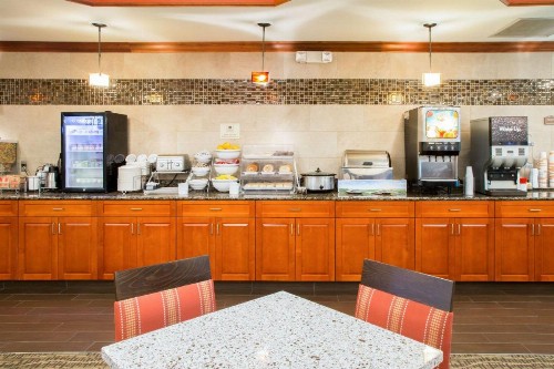 Comfort Suites Grand Rapids South - image 40