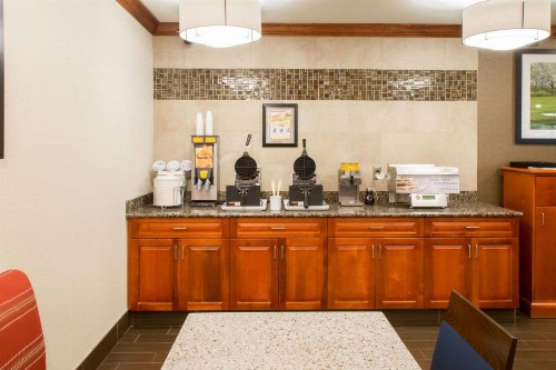 Comfort Suites Grand Rapids South - image 41